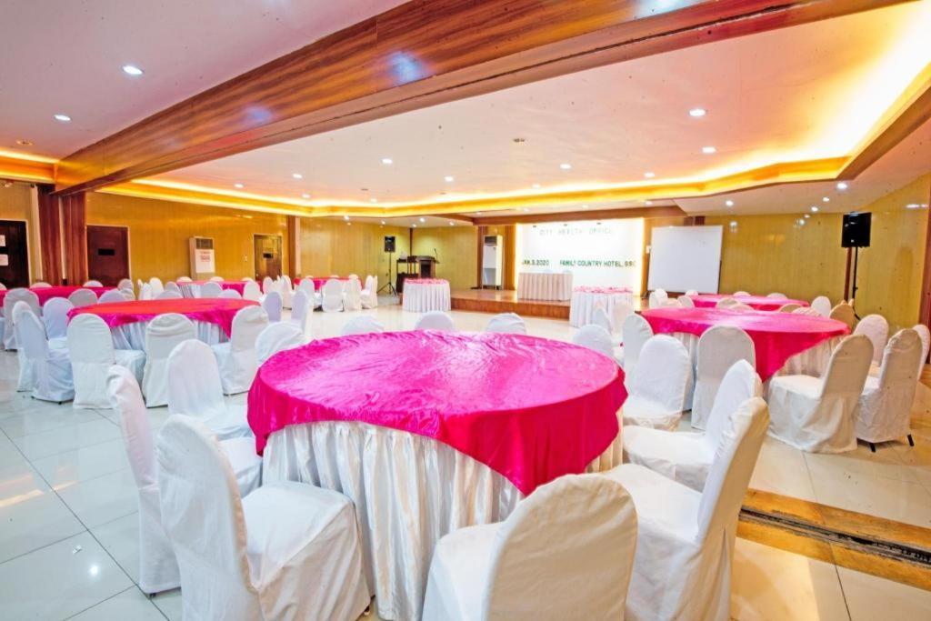 Family Country Hotel And Convention Centre General Santos City Экстерьер фото